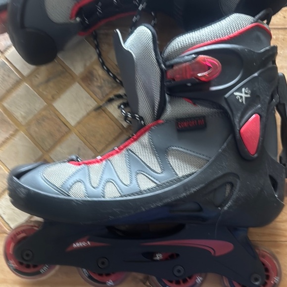 Black and Red Rollerblades - Picture 3 of 4